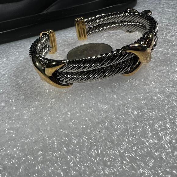 Silver Gold Tone Twisted Metal Bracelet Cuff Deadstock New in pack - Picture 16 of 16